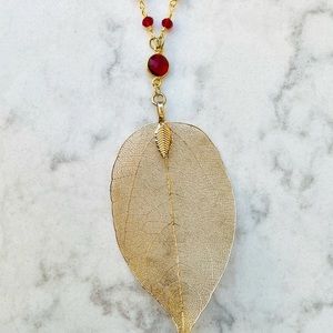 LUVLEIGH DESIGNS - Kirsty - Garnet & Electroplated Golf Lead Necklace